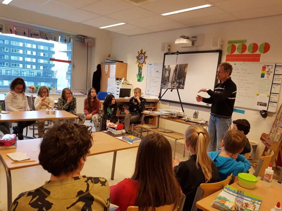 Verwonderend Kunstenaar op bezoek in groep 7 - Basisschool de Zuiderzee op WC-31